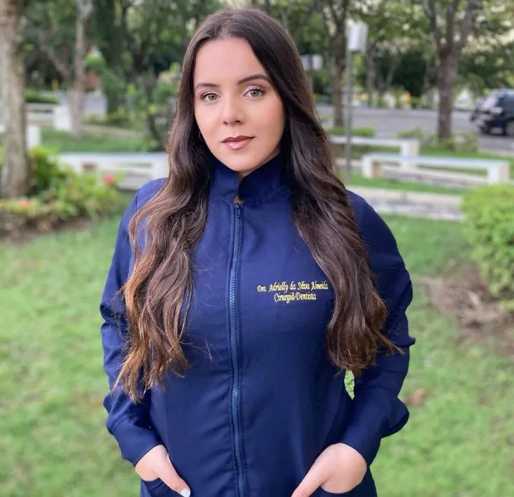 Doutora Adrielly Almeida
